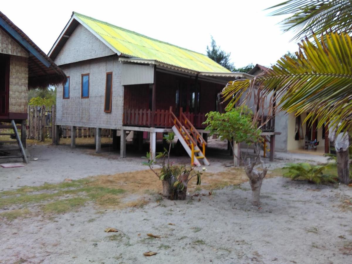 Asari Timo Cottage Karimunjawa Esterno foto