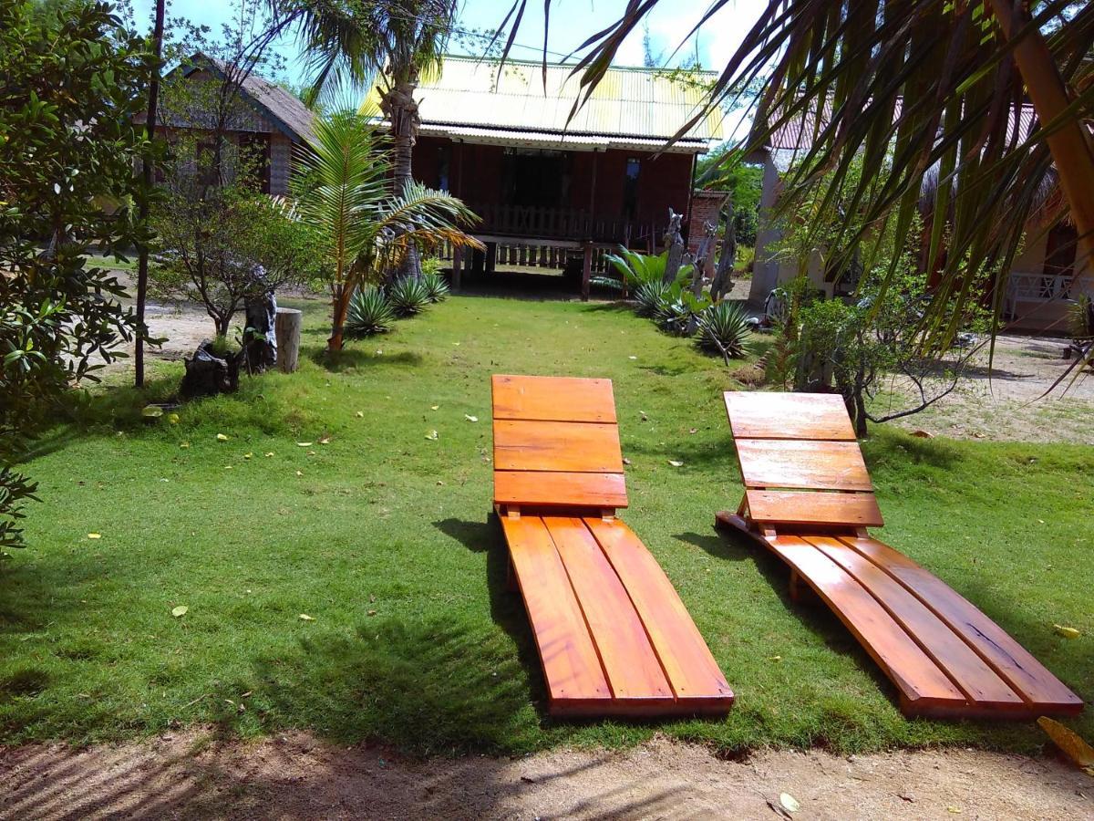 Asari Timo Cottage Karimunjawa Esterno foto